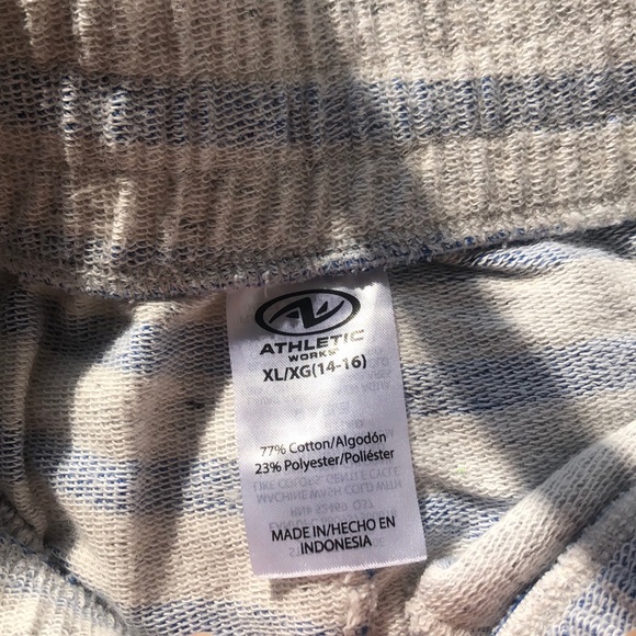 Kids size XL shorts! - Picture 3 of 3